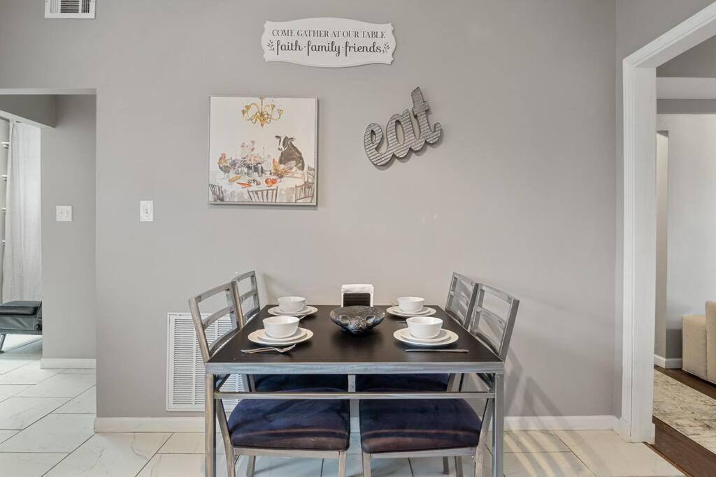 Pet&baby Friendly 2br W- In-unit Laundry Wifi * Indianapolis